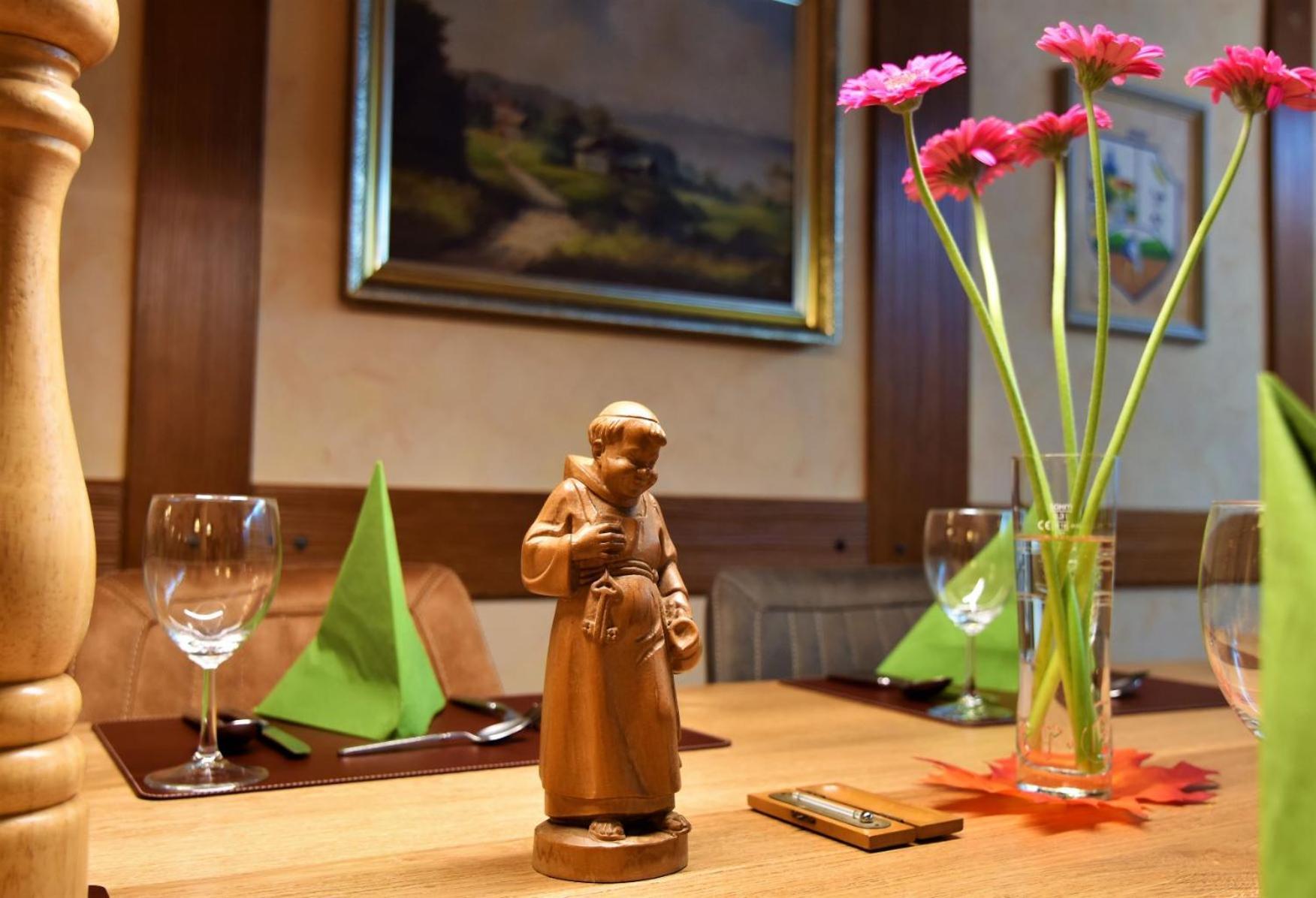 Hotel-Restaurant Zum Goldenen Stern Grossalmerode ภายนอก รูปภาพ